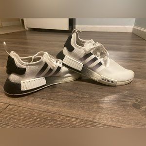 Adidas NMD_R1 “White and Black Gradient”